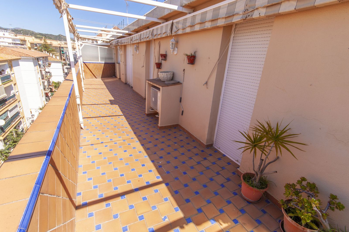 Photo 3 Top Floor Apartment Estepona, Costa del Sol, Málaga – R5073265