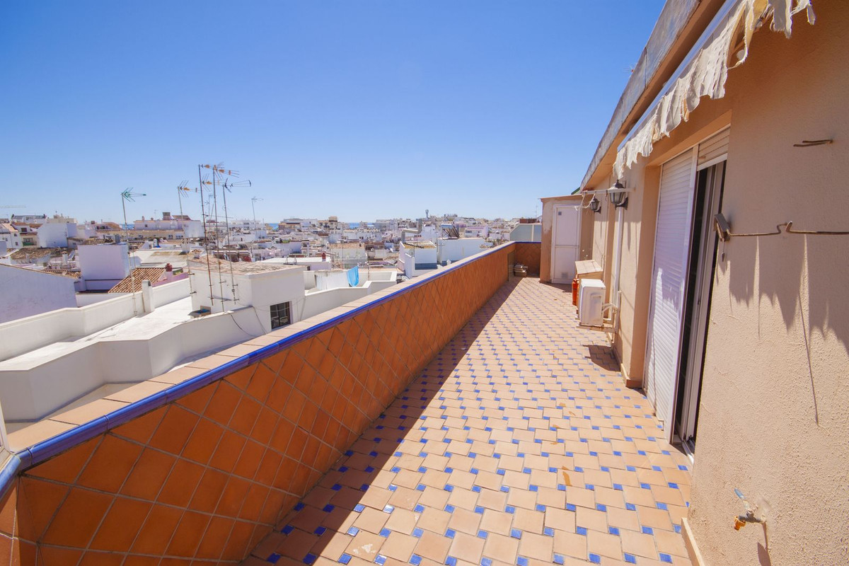 Photo 4 Top Floor Apartment Estepona, Costa del Sol, Málaga – R5073265