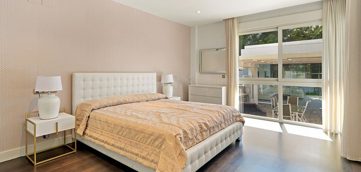 Photo 12 Detached Villa Nueva Andalucía, Costa del Sol, Málaga – R4563688