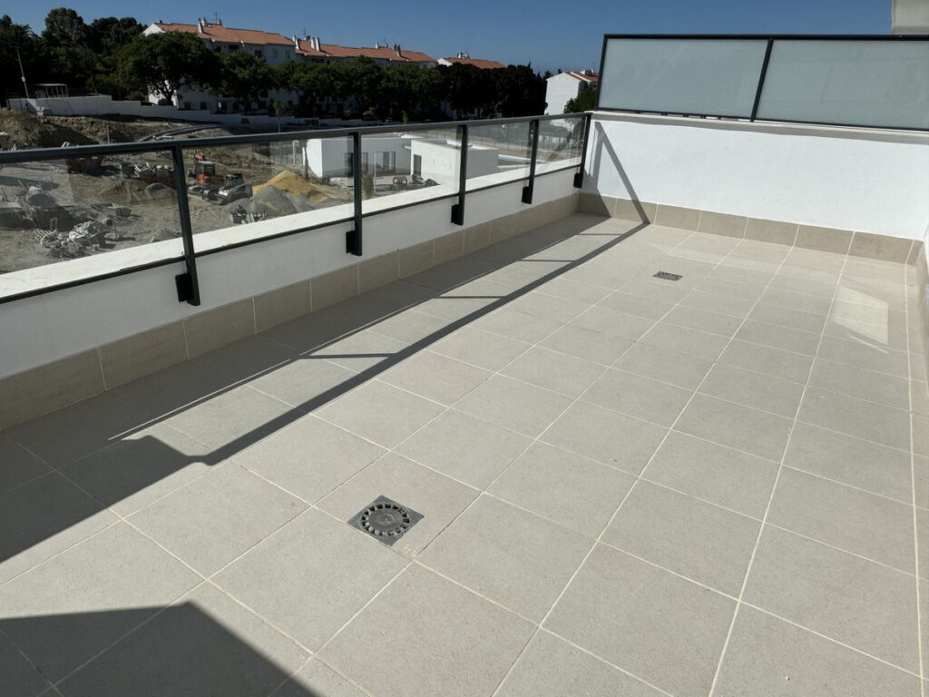 Photo 1 Middle Floor Apartment Estepona, Costa del Sol, Málaga – R5050381