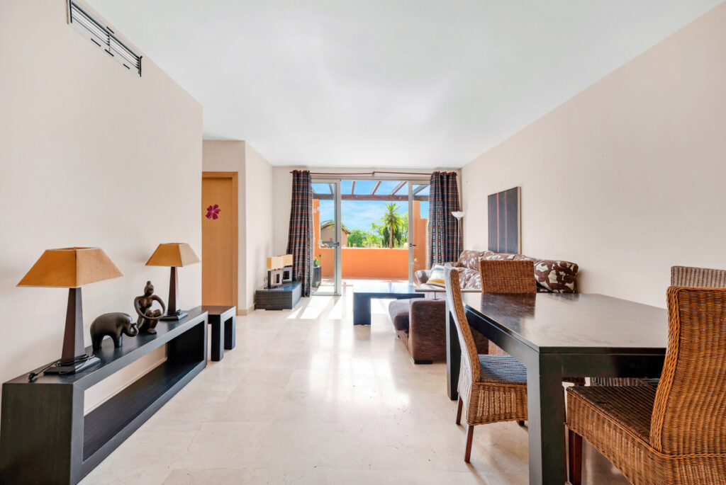 Photo 11 Middle Floor Apartment Estepona, Costa del Sol, Málaga – R5056132