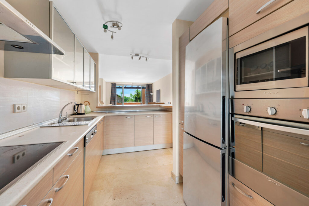 Photo 15 Middle Floor Apartment Estepona, Costa del Sol, Málaga – R5056132
