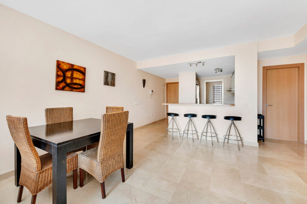 Photo 17 Middle Floor Apartment Estepona, Costa del Sol, Málaga – R5056132