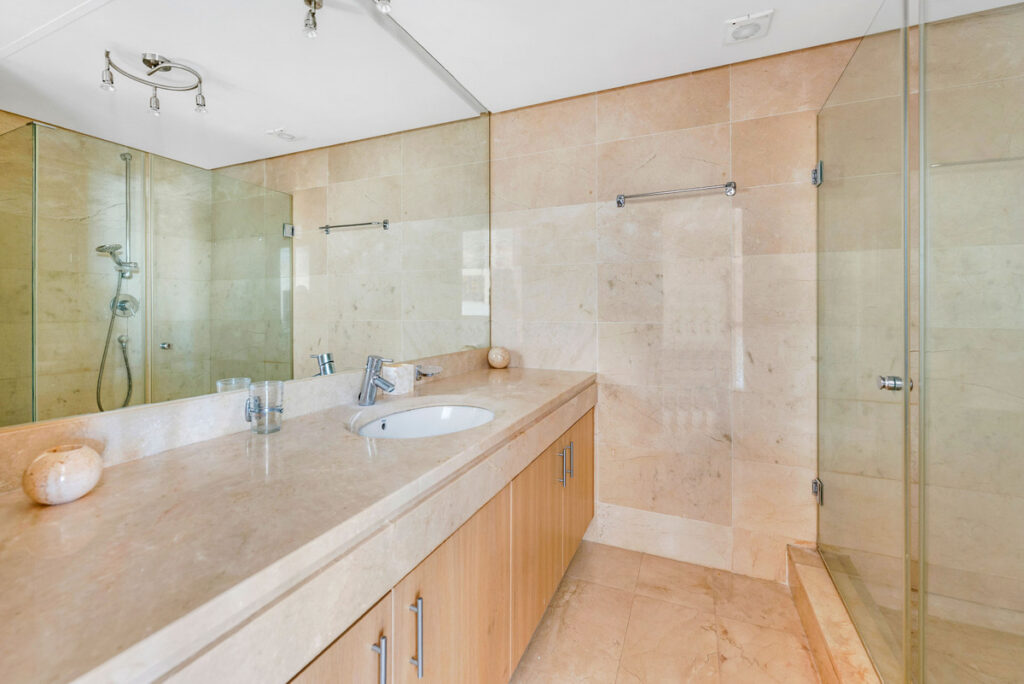 Photo 23 Middle Floor Apartment Estepona, Costa del Sol, Málaga – R5056132