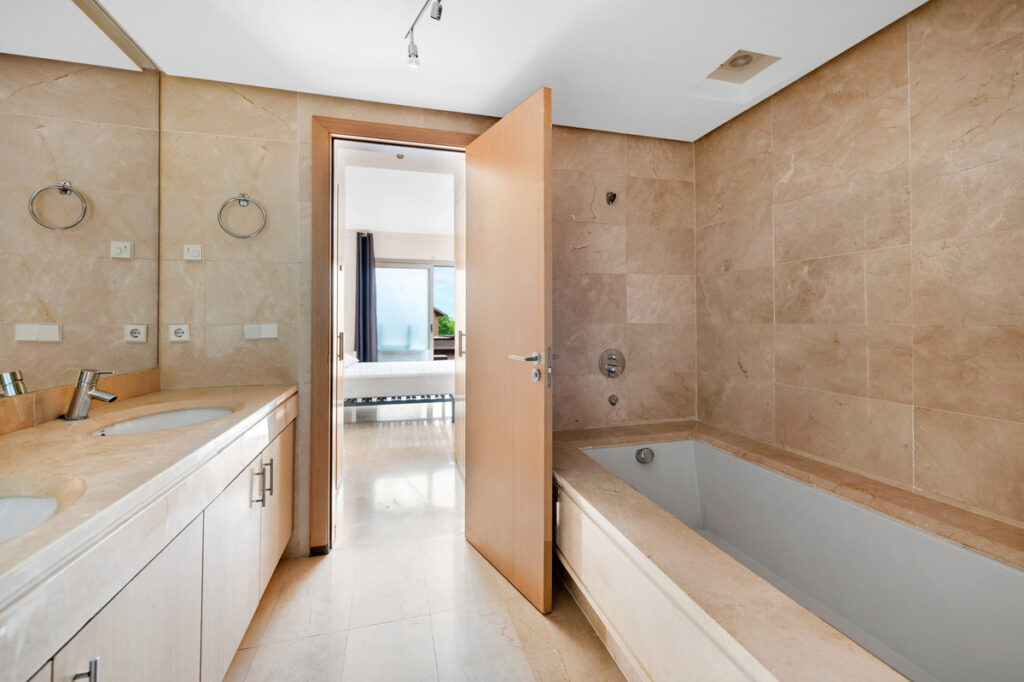 Photo 25 Middle Floor Apartment Estepona, Costa del Sol, Málaga – R5056132
