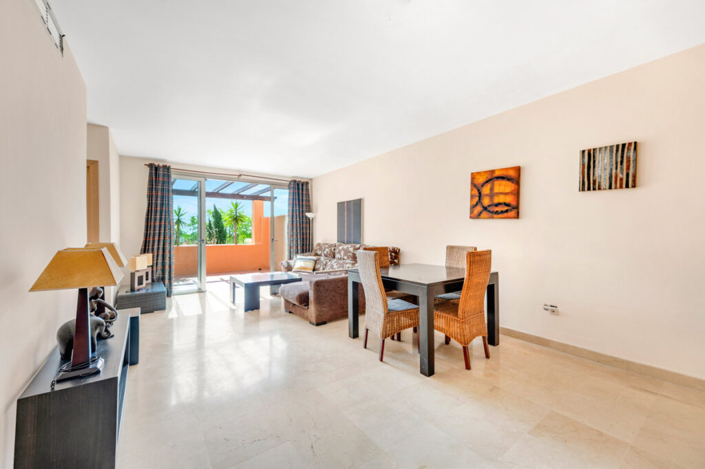 Photo 8 Middle Floor Apartment Estepona, Costa del Sol, Málaga – R5056132