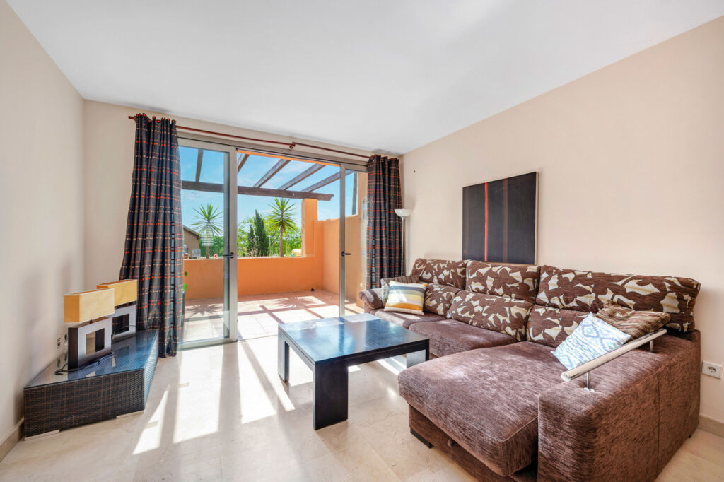 Photo 9 Middle Floor Apartment Estepona, Costa del Sol, Málaga – R5056132
