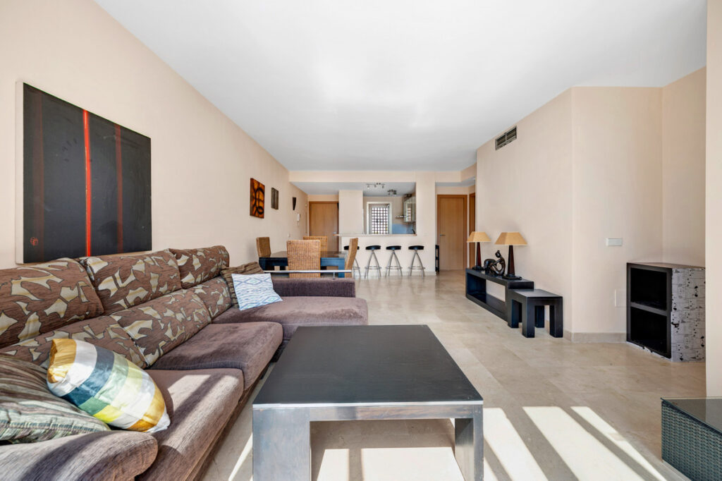 Photo 10 Middle Floor Apartment Estepona, Costa del Sol, Málaga – R5056132