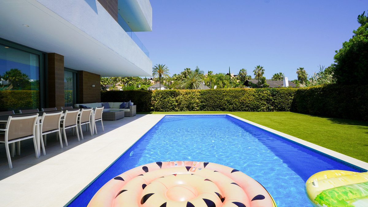 Photo 14 Detached Villa El Paraiso, Costa del Sol, Málaga – R5061181