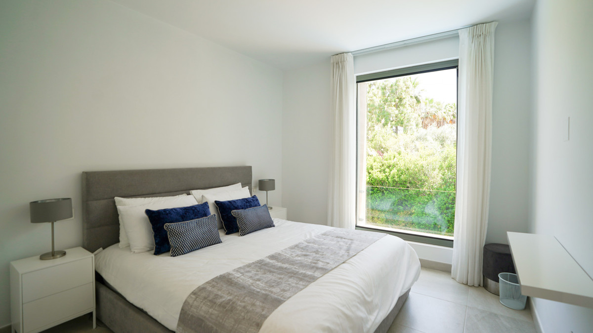 Photo 29 Detached Villa El Paraiso, Costa del Sol, Málaga – R5061181