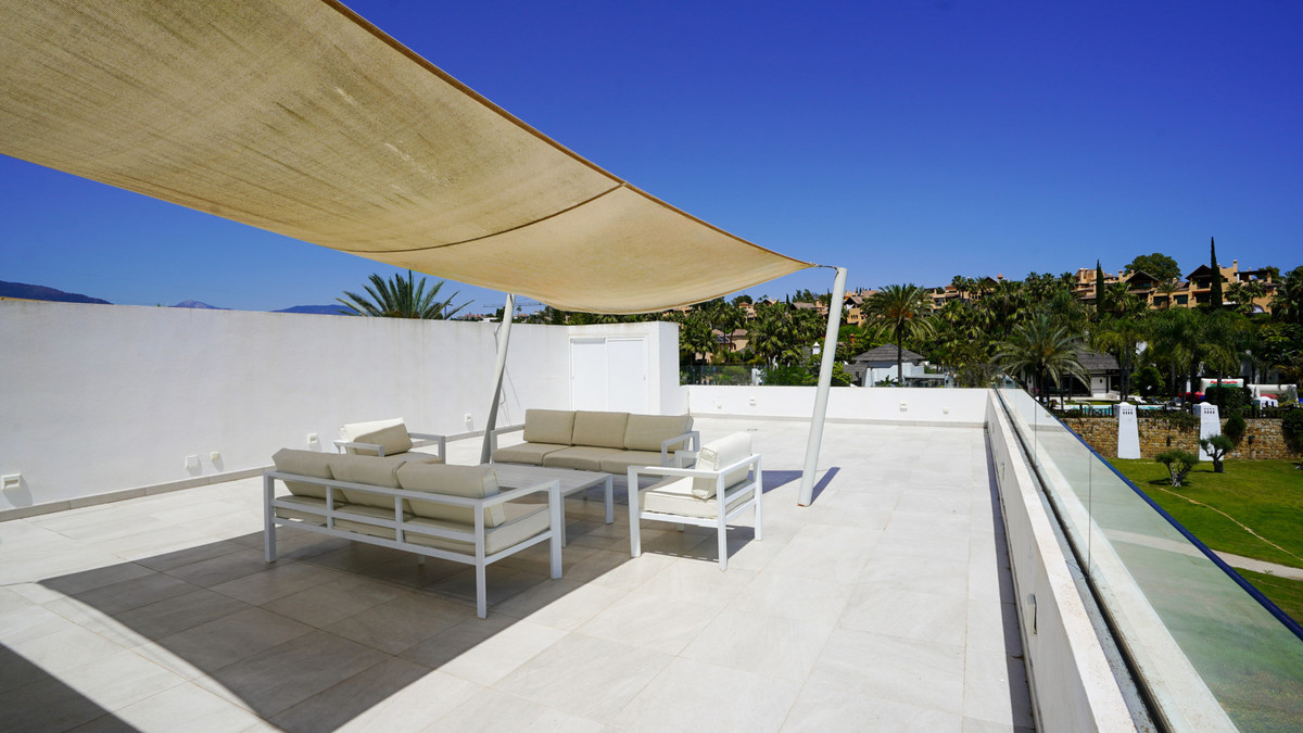 Photo 33 Detached Villa El Paraiso, Costa del Sol, Málaga – R5061181