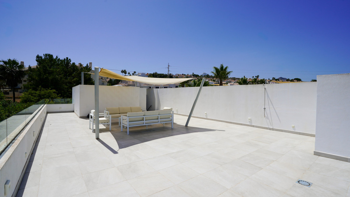 Photo 34 Detached Villa El Paraiso, Costa del Sol, Málaga – R5061181