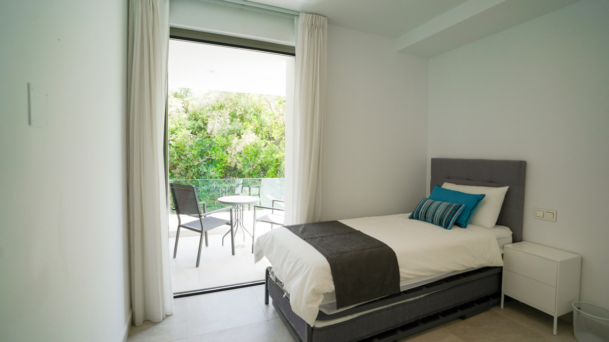 Photo 37 Detached Villa El Paraiso, Costa del Sol, Málaga – R5061181