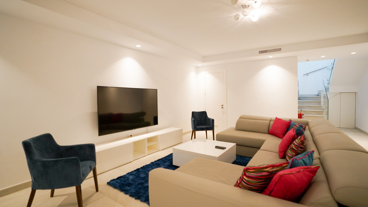 Photo 48 Detached Villa El Paraiso, Costa del Sol, Málaga – R5061181