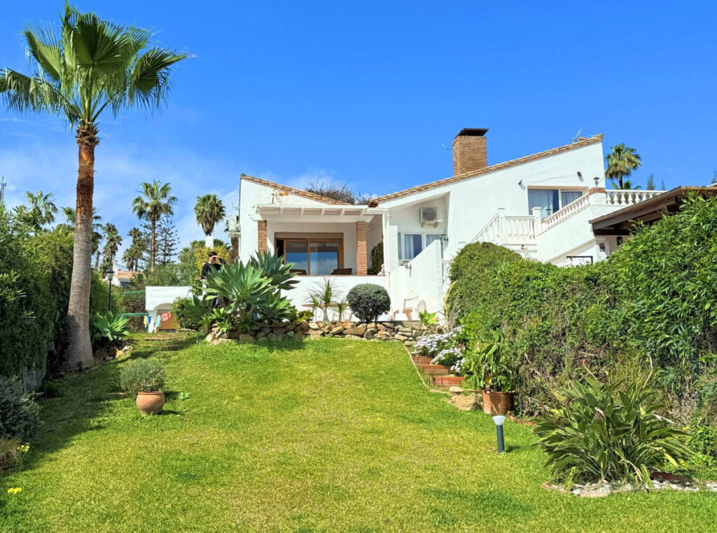 Photo 1 Semi-Detached House Estepona, Costa del Sol, Málaga – R5049256