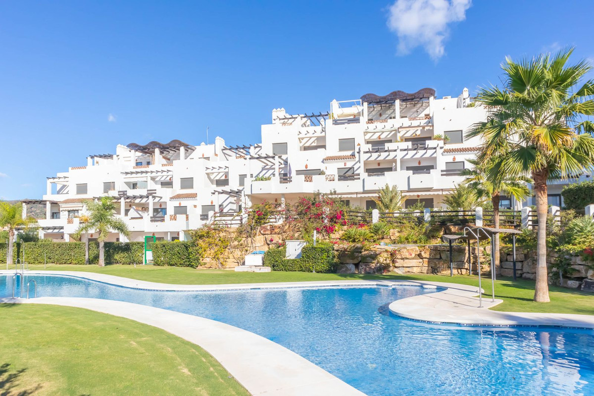 Photo 1 Ground Floor Apartment Estepona, Costa del Sol, Málaga – R5070553