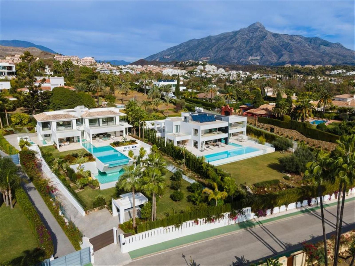 Photo 11 Detached Villa Nueva Andalucía, Costa del Sol, Málaga – R4414300