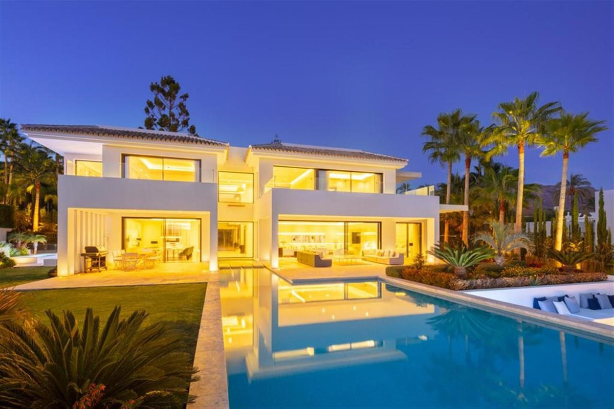 Photo 17 Detached Villa Nueva Andalucía, Costa del Sol, Málaga – R4414300