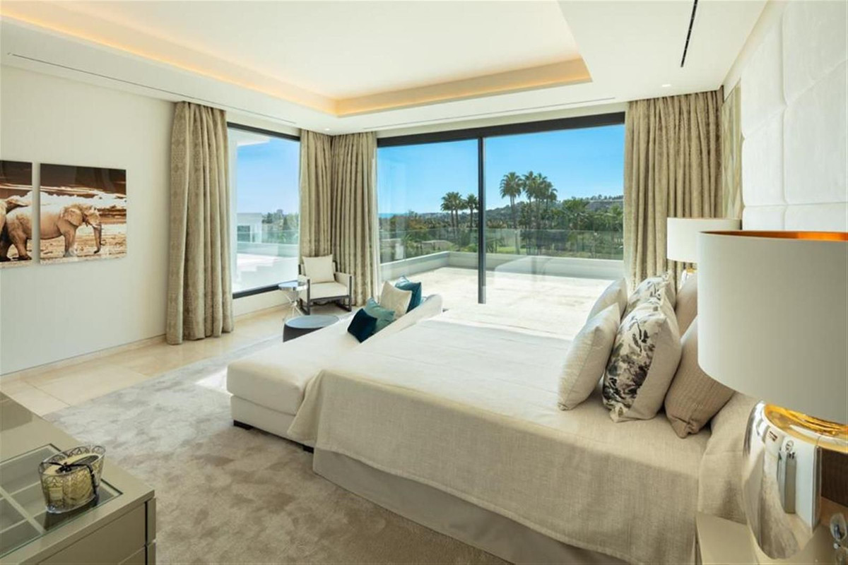 Photo 18 Detached Villa Nueva Andalucía, Costa del Sol, Málaga – R4414300