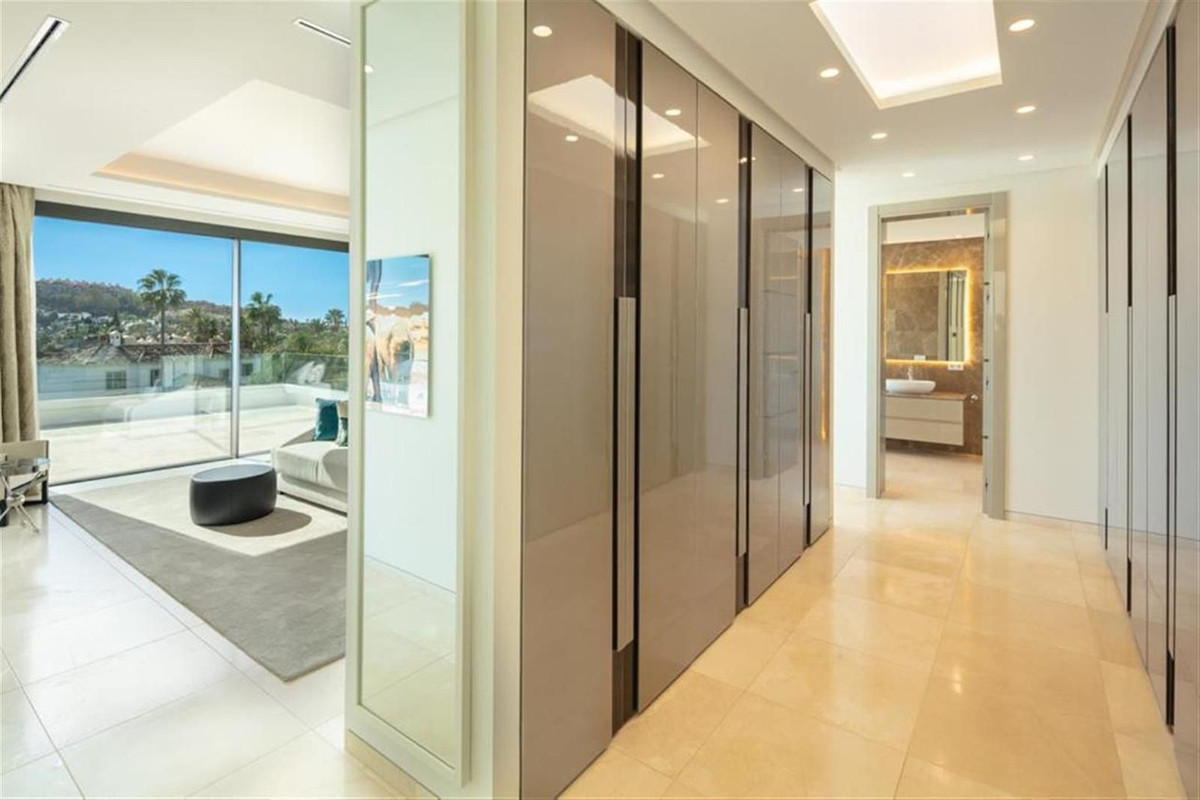 Photo 19 Detached Villa Nueva Andalucía, Costa del Sol, Málaga – R4414300