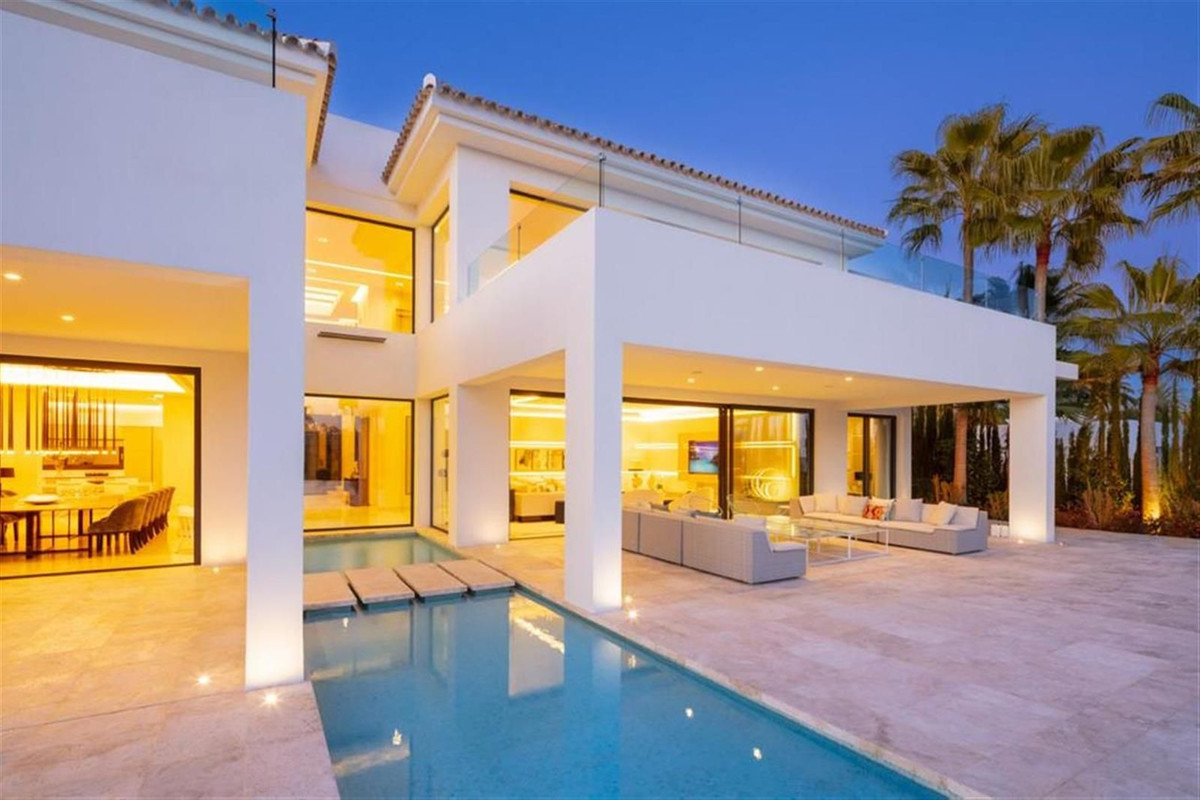 Photo 20 Detached Villa Nueva Andalucía, Costa del Sol, Málaga – R4414300