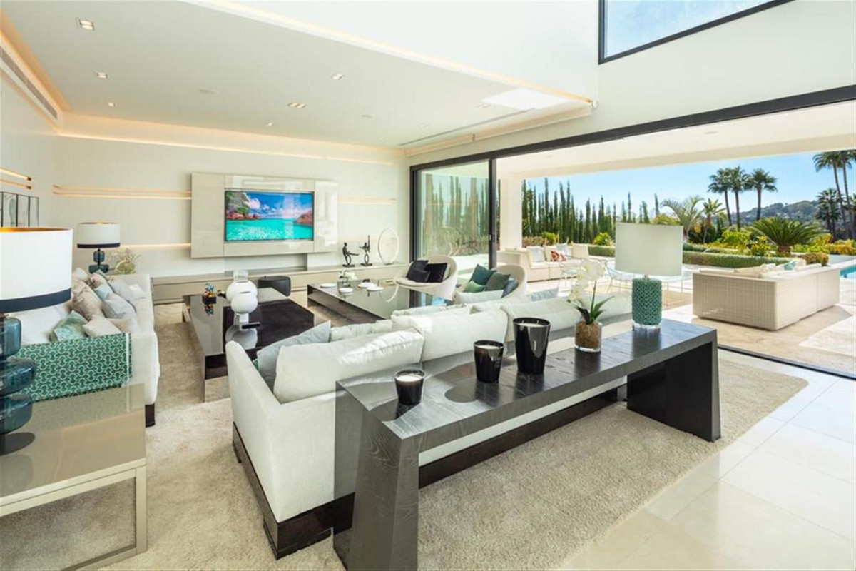 Photo 3 Detached Villa Nueva Andalucía, Costa del Sol, Málaga – R4414300