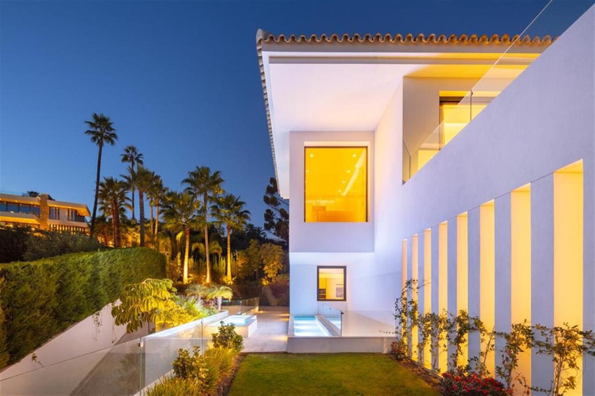Photo 28 Detached Villa Nueva Andalucía, Costa del Sol, Málaga – R4414300