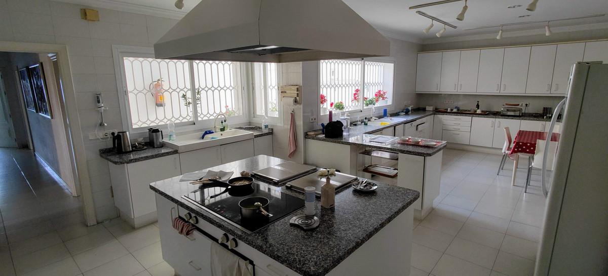 Photo 17 Detached Villa Guadalmina Baja, Costa del Sol, Málaga – R4606528