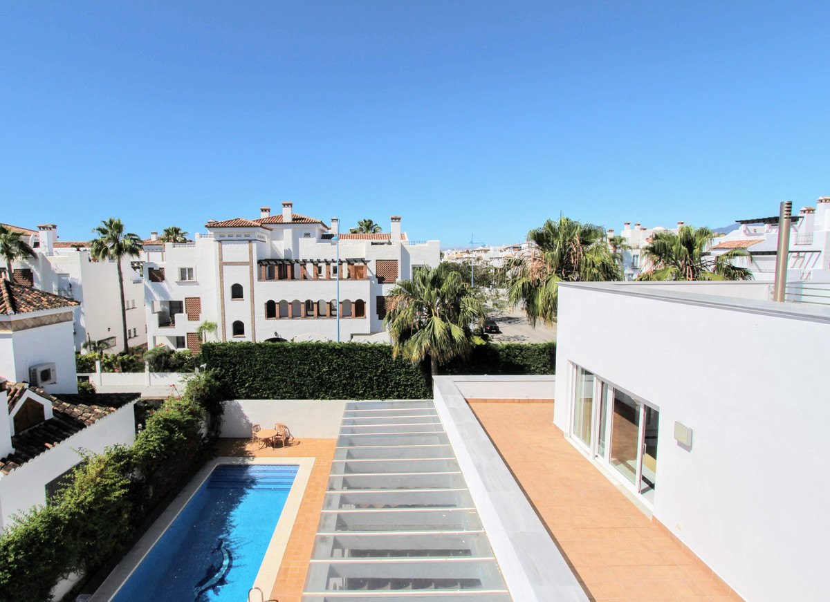 Photo 15 Detached Villa San Pedro de Alcántara, Costa del Sol, Málaga – R3229714