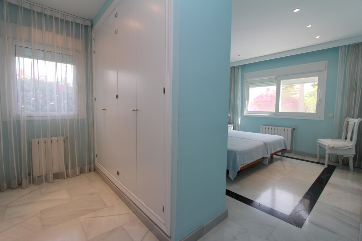 Photo 19 Detached Villa San Pedro de Alcántara, Costa del Sol, Málaga – R3229714