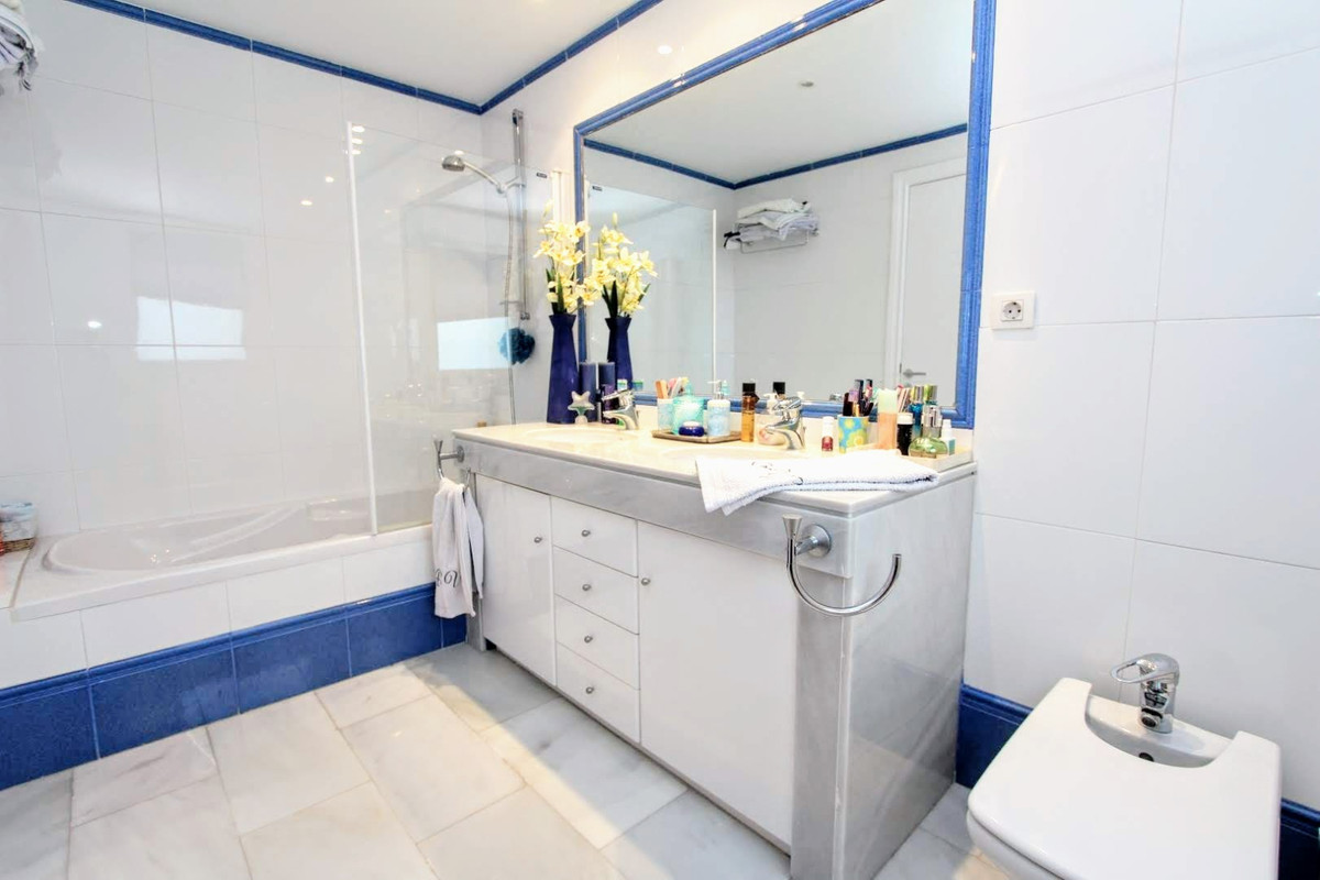 Photo 20 Detached Villa San Pedro de Alcántara, Costa del Sol, Málaga – R3229714