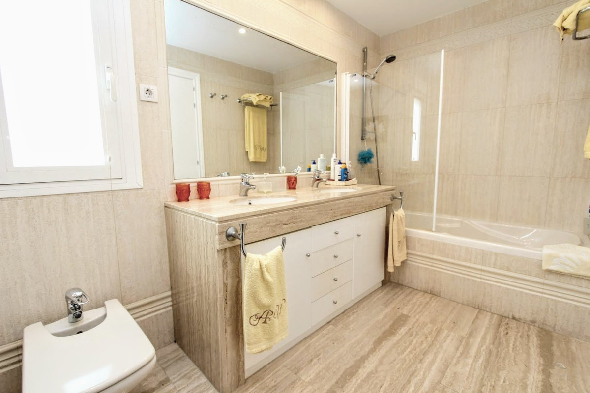 Photo 22 Detached Villa San Pedro de Alcántara, Costa del Sol, Málaga – R3229714