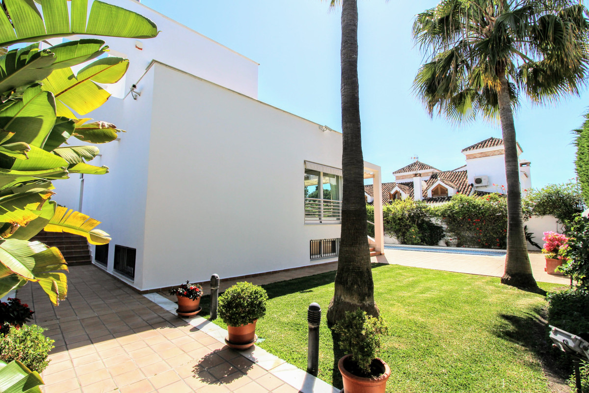Photo 26 Detached Villa San Pedro de Alcántara, Costa del Sol, Málaga – R3229714