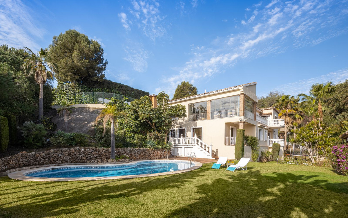 Photo 19 Detached Villa El Paraiso, Costa del Sol, Málaga – R5057767