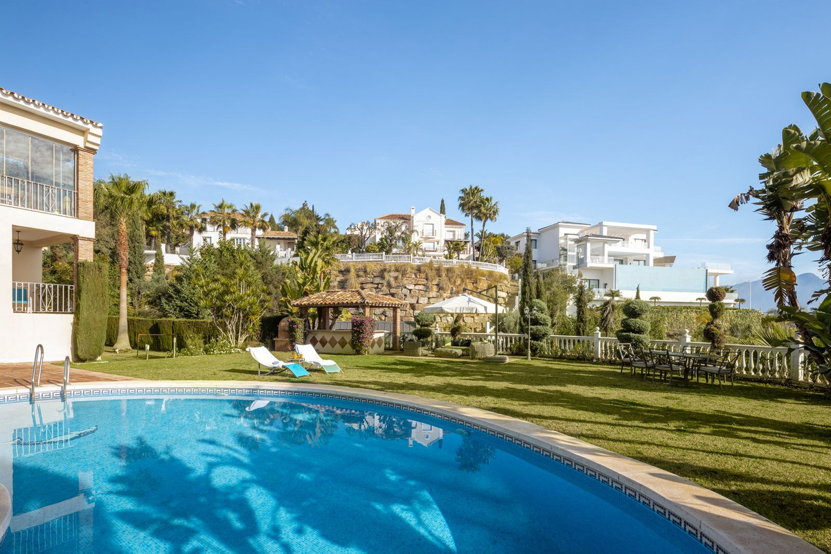 Photo 21 Detached Villa El Paraiso, Costa del Sol, Málaga – R5057767