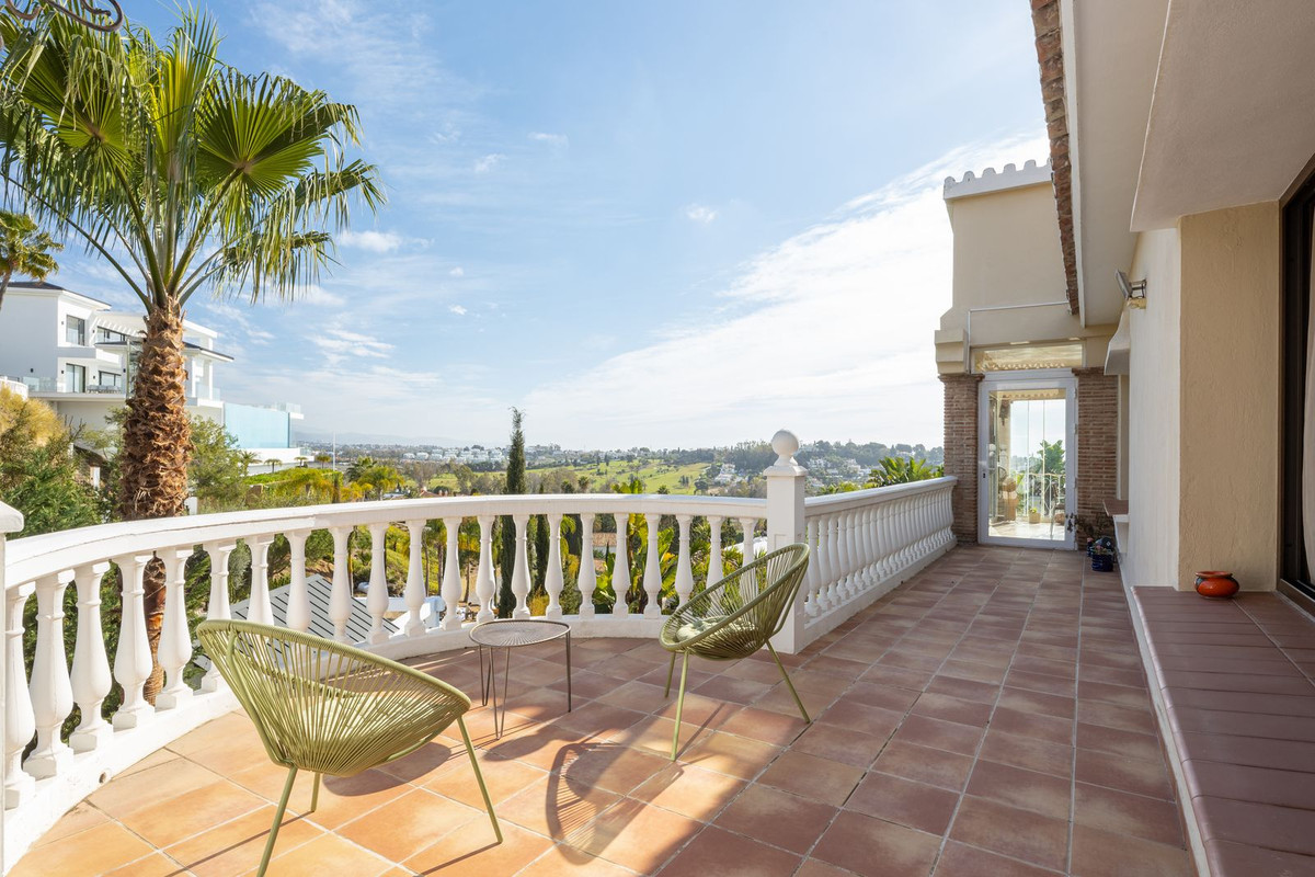 Photo 23 Detached Villa El Paraiso, Costa del Sol, Málaga – R5057767