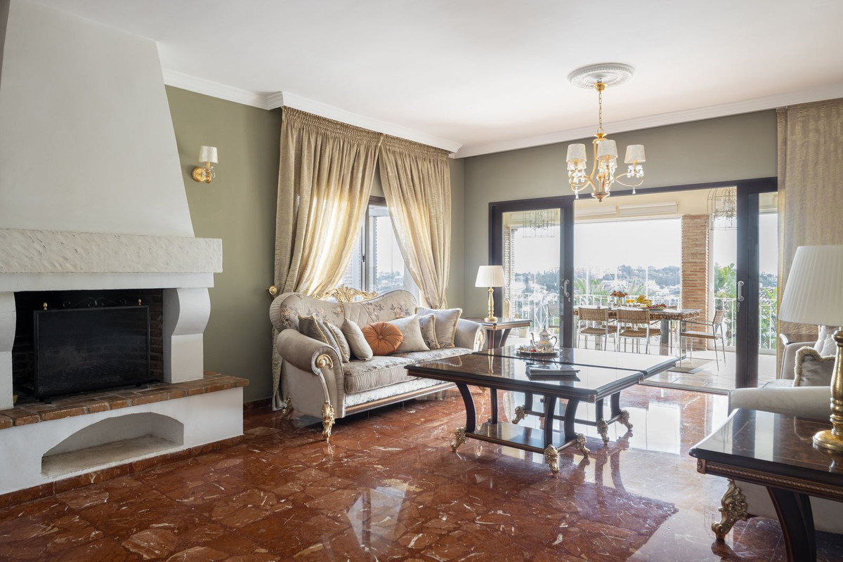Photo 25 Detached Villa El Paraiso, Costa del Sol, Málaga – R5057767