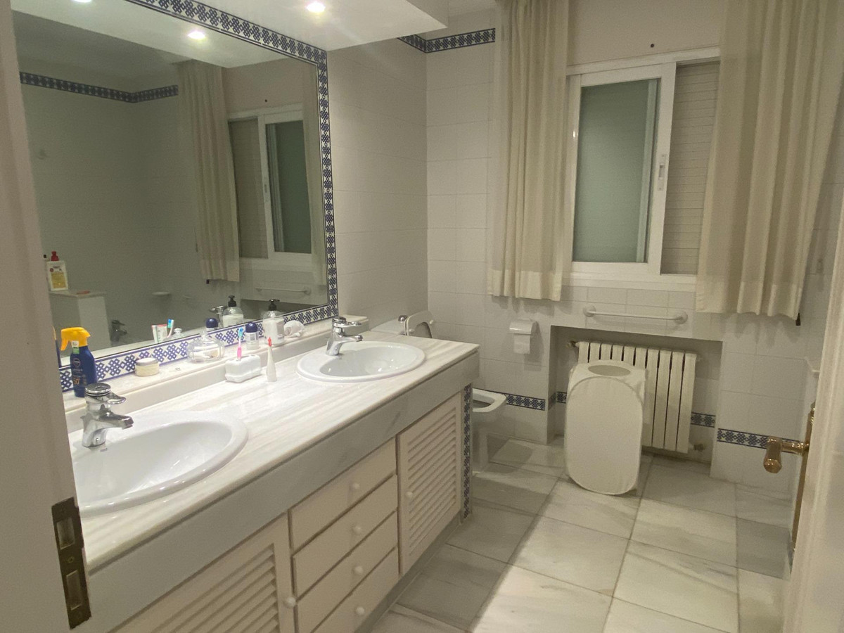 Photo 40 Detached Villa Guadalmina Baja, Costa del Sol, Málaga – R4941982