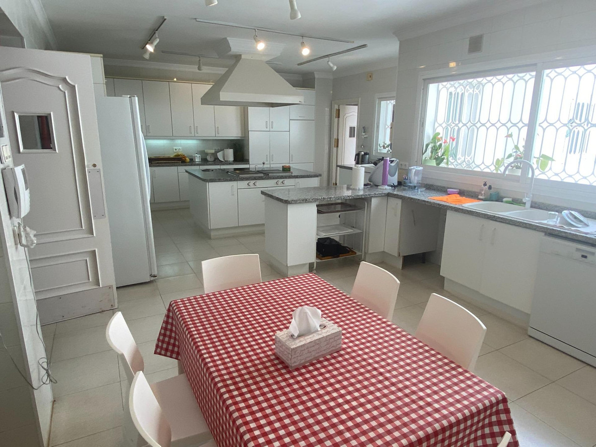 Photo 45 Detached Villa Guadalmina Baja, Costa del Sol, Málaga – R4941982