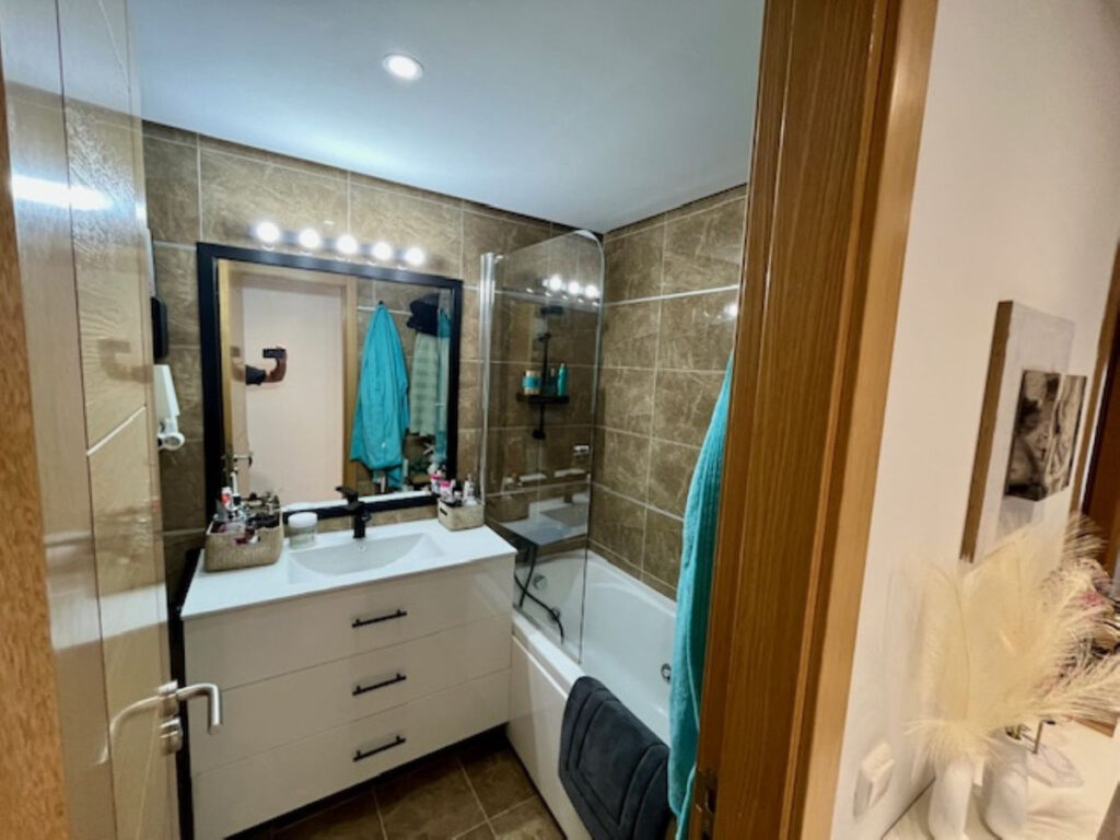 Photo 16 Middle Floor Apartment Estepona, Costa del Sol, Málaga – R5057623