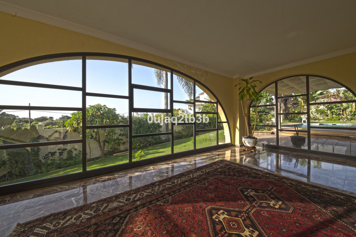 Photo 1 Detached Villa New Golden Mile, Costa del Sol, Málaga – R3967933