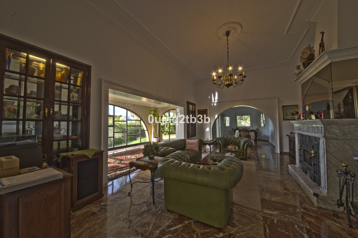 Photo 3 Detached Villa New Golden Mile, Costa del Sol, Málaga – R3967933