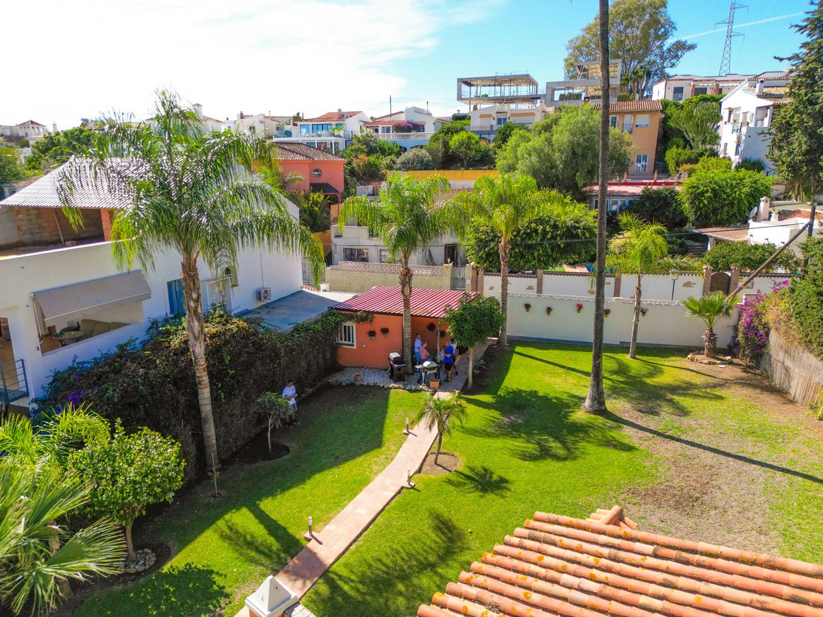Photo 5 Detached Villa Nueva Andalucía, Costa del Sol, Málaga – R4645723