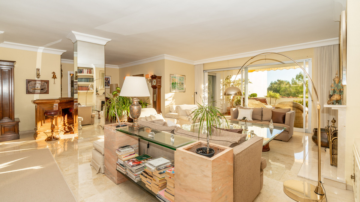 Photo 3 Middle Floor Apartment Guadalmina Alta, Costa del Sol, Málaga – R4897615