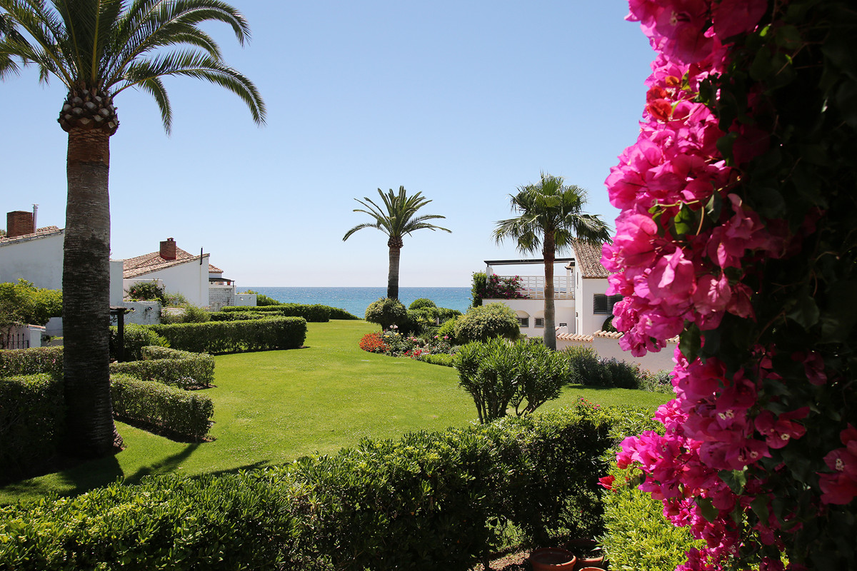 Photo 1 Townhouse Estepona, Costa del Sol, Málaga – R4802722
