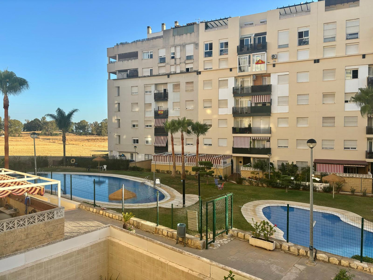 Photo 1 Middle Floor Apartment Nueva Andalucía, Costa del Sol, Málaga – R4798807