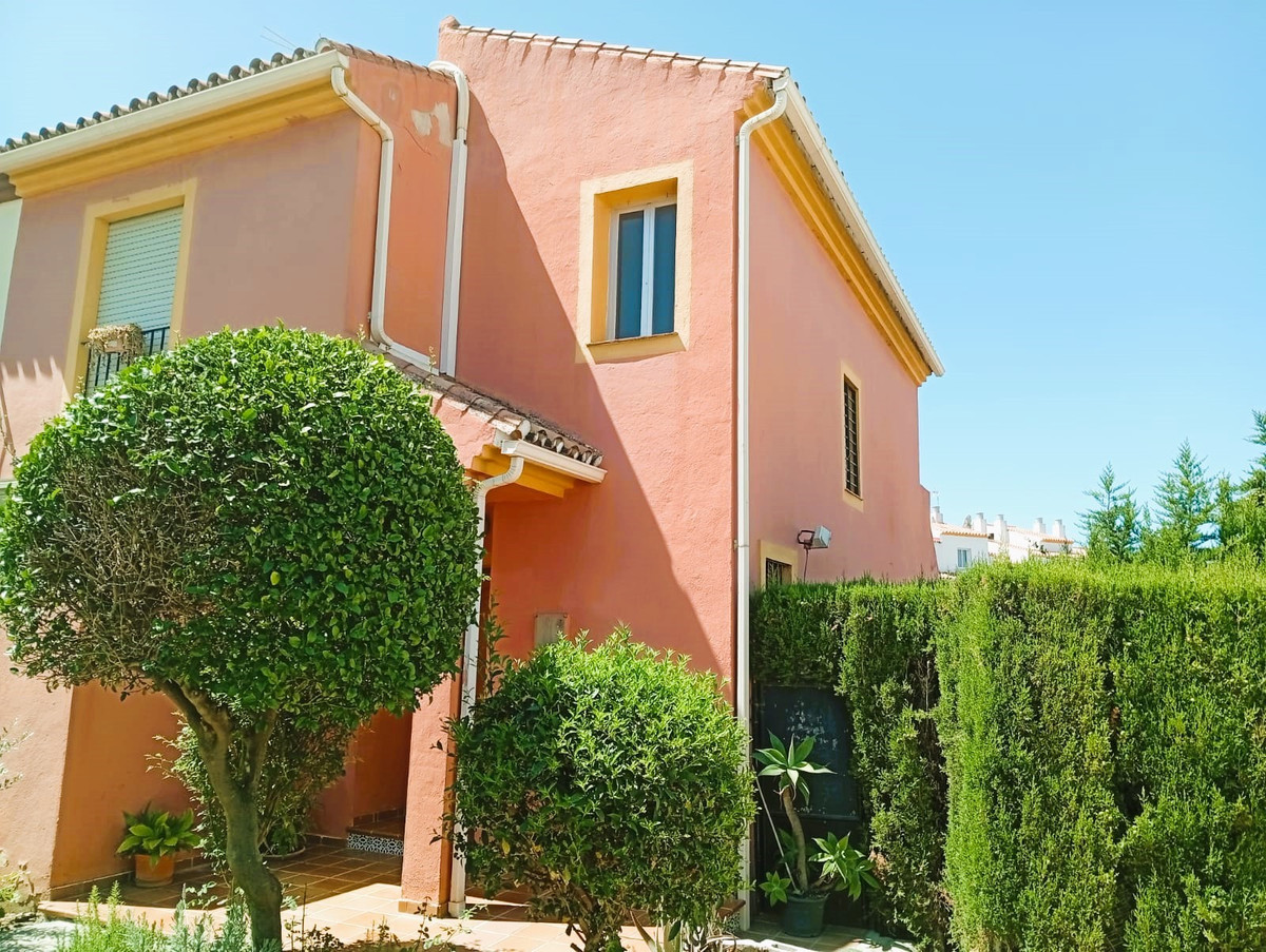 Photo 1 Semi-Detached House Estepona, Costa del Sol, Málaga – R5108179