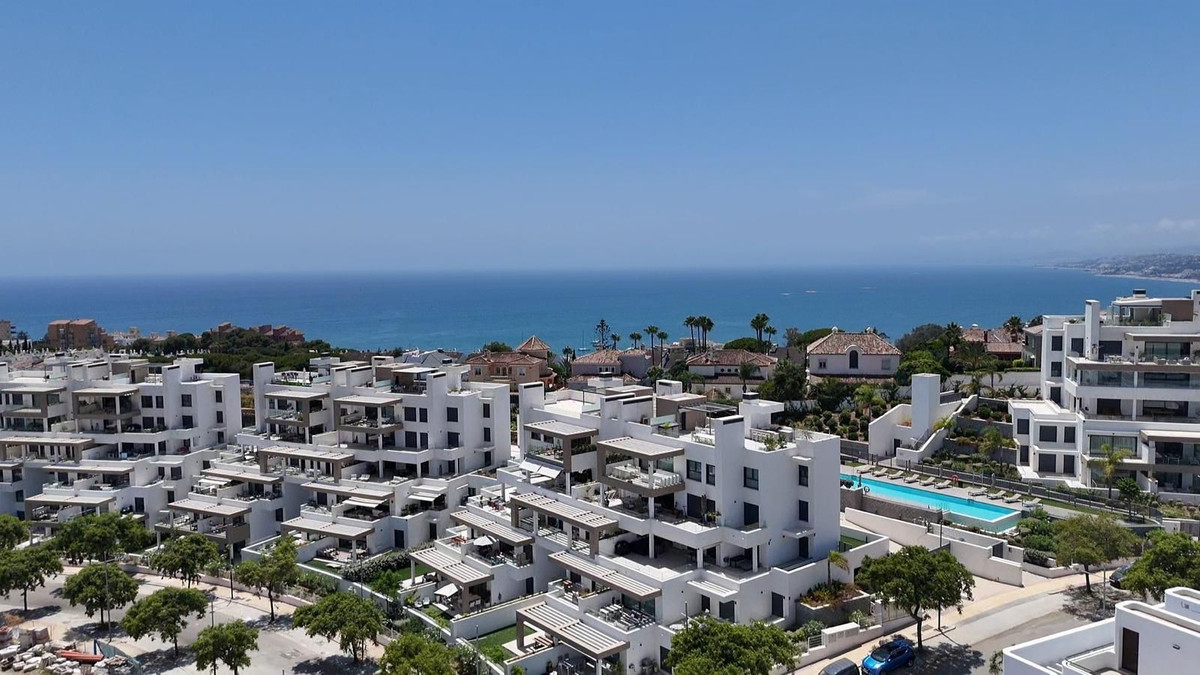 Photo 11 Middle Floor Apartment Estepona, Costa del Sol, Málaga – R5112466