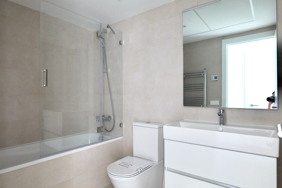 Photo 12 Middle Floor Apartment Estepona, Costa del Sol, Málaga – R5112466