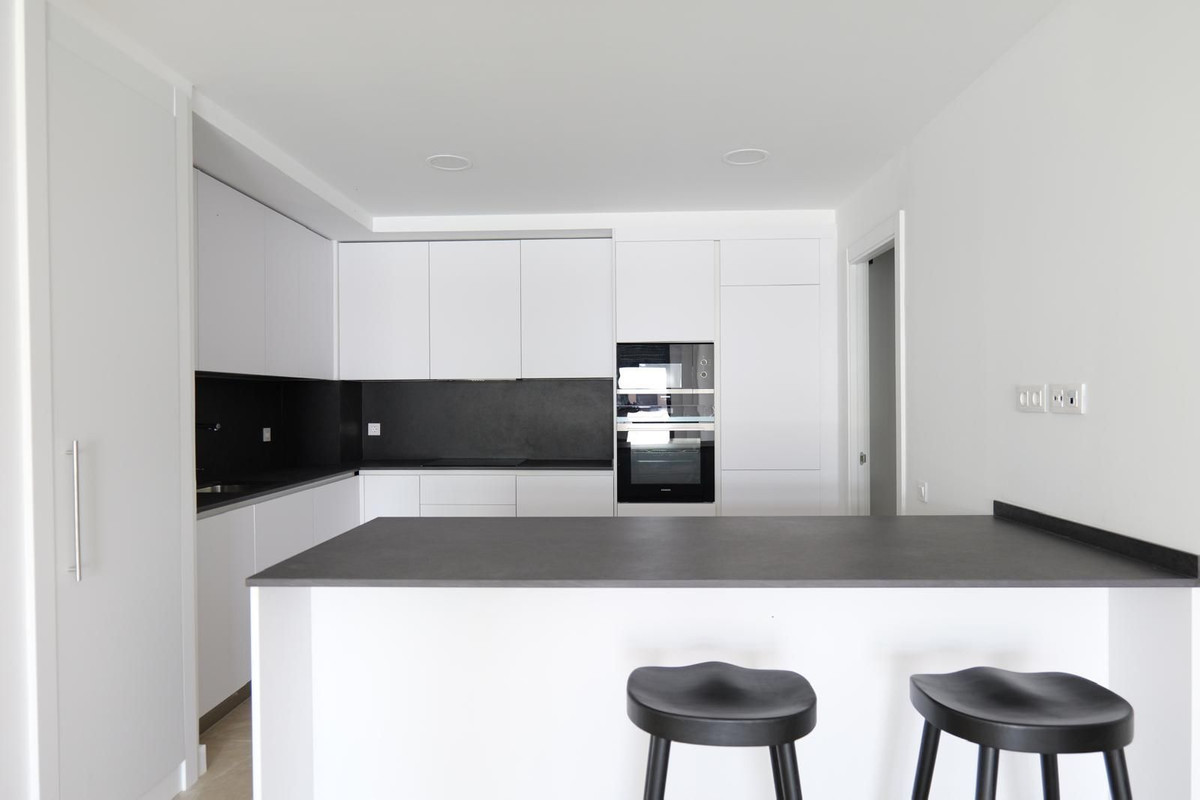 Photo 14 Middle Floor Apartment Estepona, Costa del Sol, Málaga – R5112466